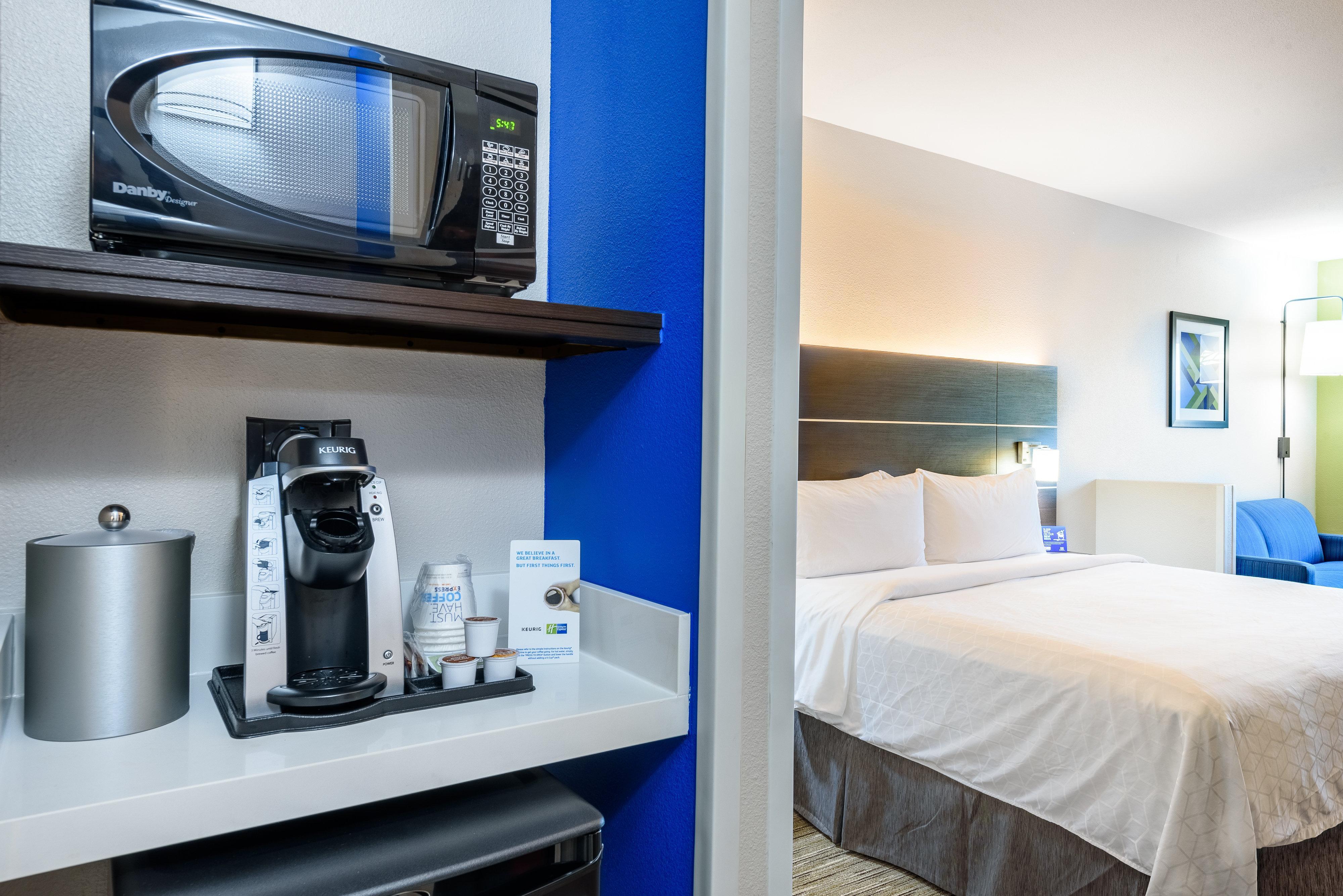 Holiday Inn Express Hotel And Suites Bastrop By Ihg Exterior photo