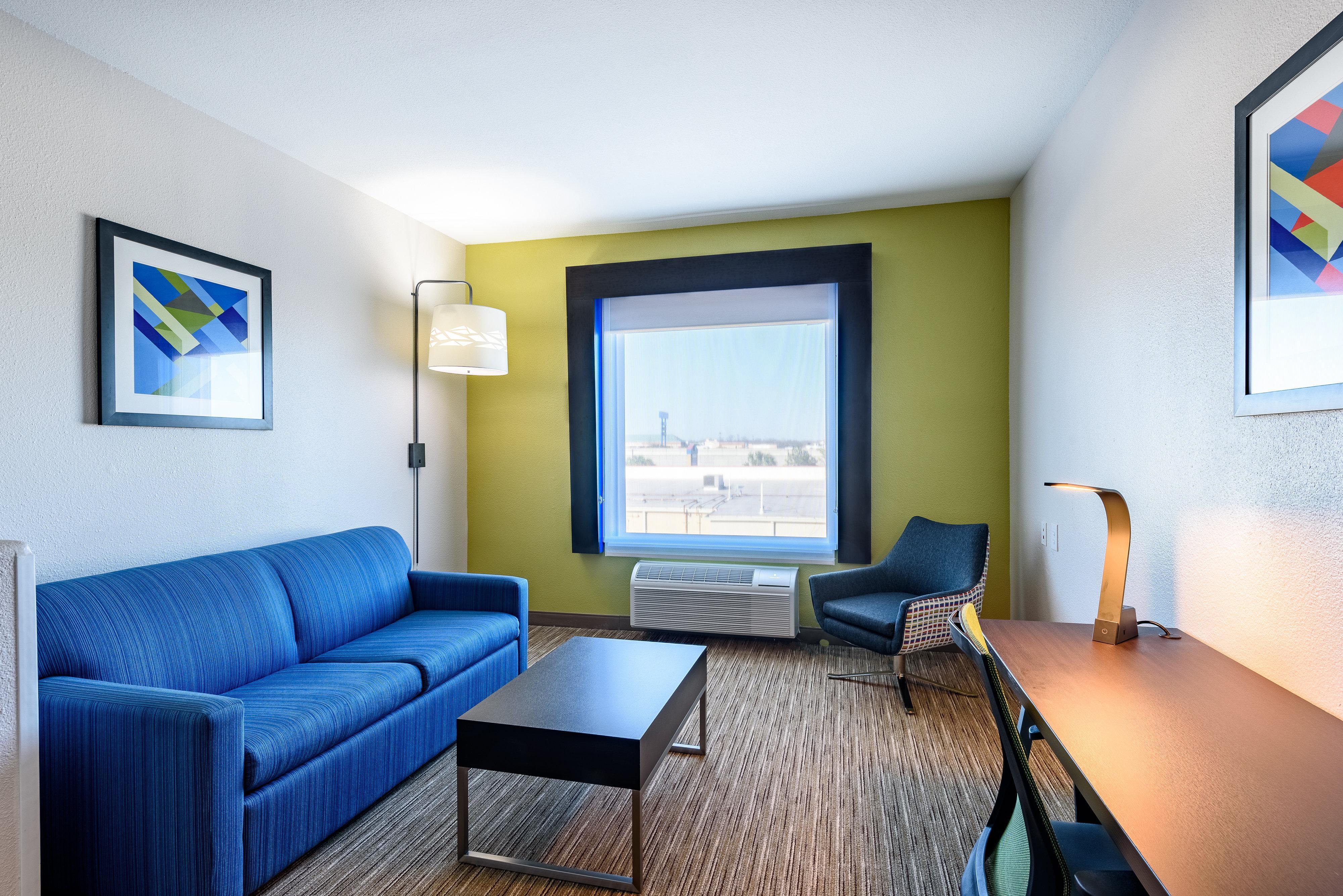 Holiday Inn Express Hotel And Suites Bastrop By Ihg Exterior photo
